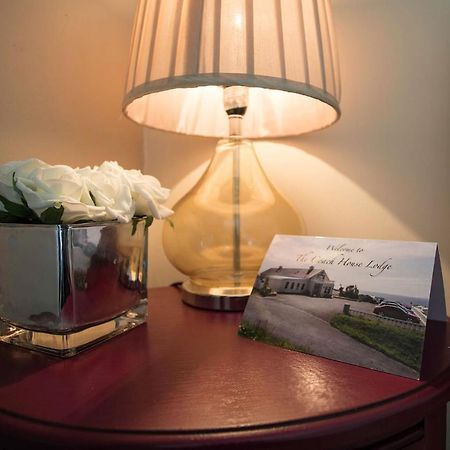 Coach House Lodge Rooms Лехинч Экстерьер фото