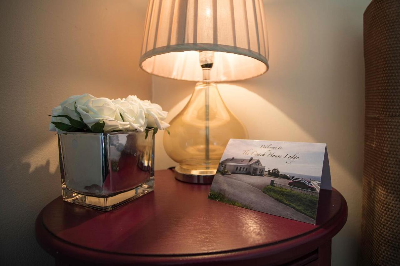 Coach House Lodge Rooms Лехинч Экстерьер фото